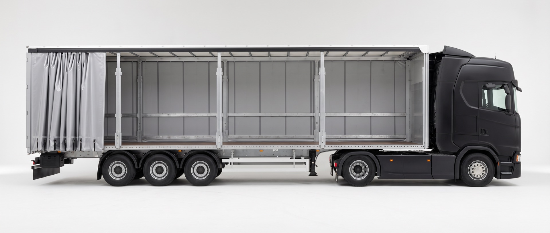 Lege open trailer van De Palletleverancier